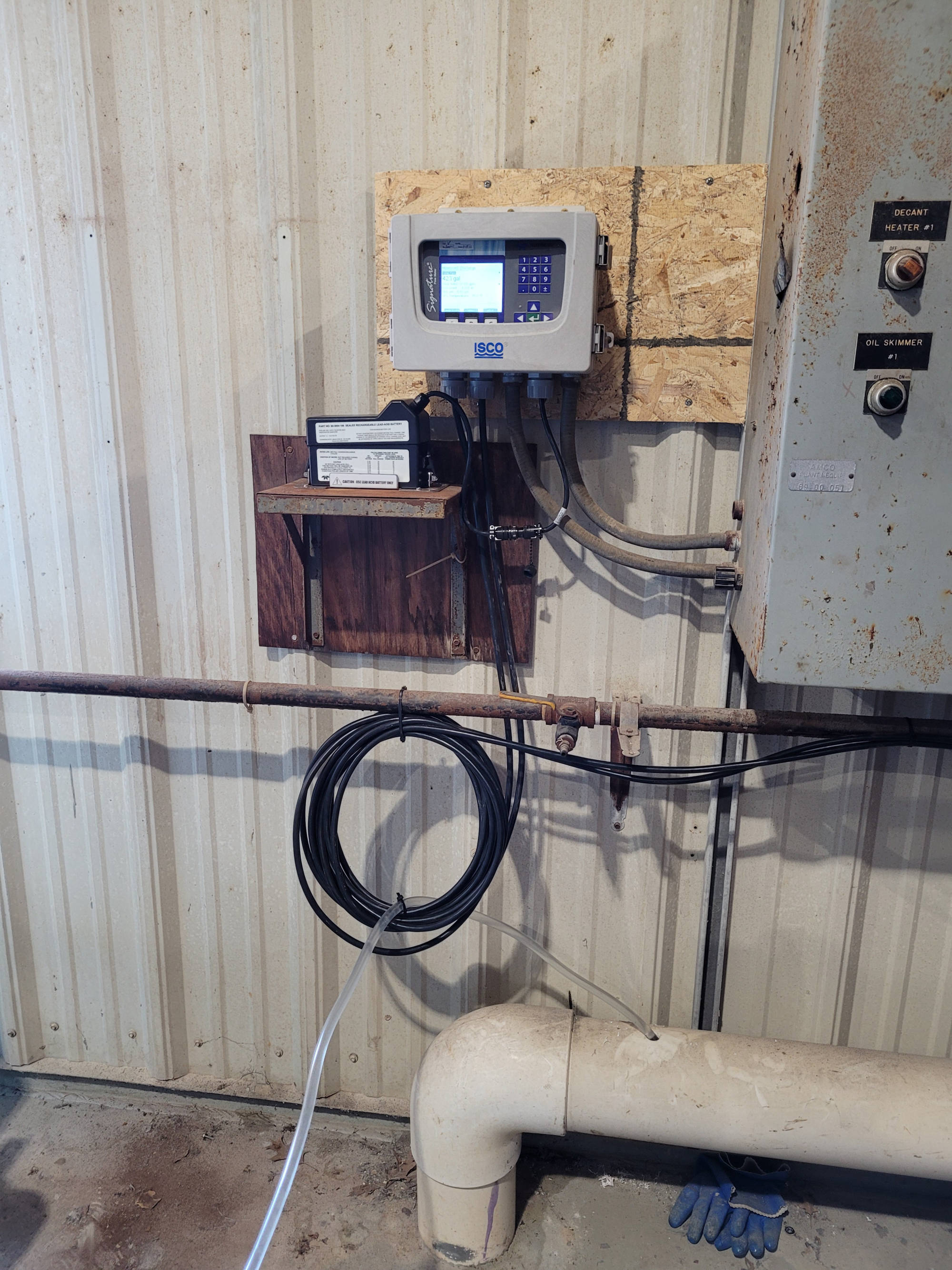 Nebraska City NE - Honeywell - Replaced old meter with Teledyne ISCO Signature Ultrasonic and 5800 Refrigerated Sampler.