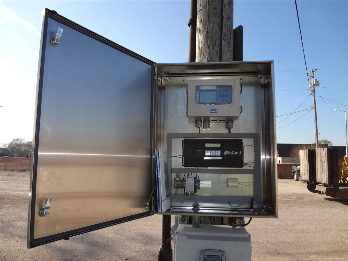 Waterloo, IA - CN Rail Road - ISCO Signature Flow Meter and Stainless Steel Panel