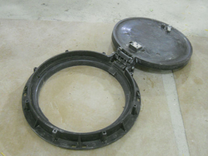 VPC Fiberglass Hinged Lockable Manhole Cover