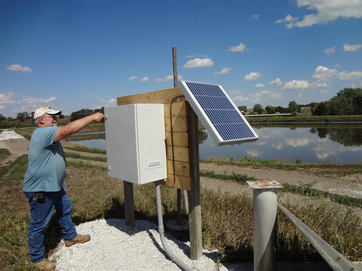 Soldier, IA - Teledyne ISCO 4210 Ultrasonic Flow Meter, Solar Panel