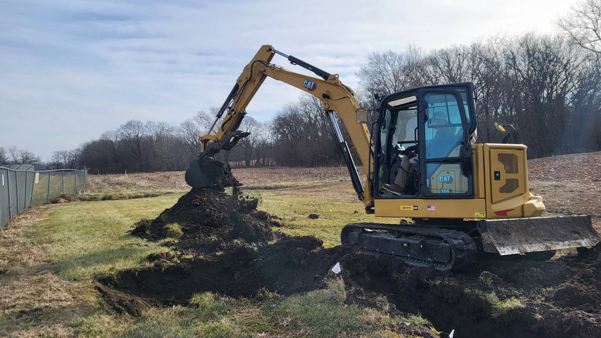 Concordia, MO - Fiberglass metering manhole, Fiberglass Enclosure, Teledyne ISCO Signature Ultrasonic Flowmeter, 5800 Sampler