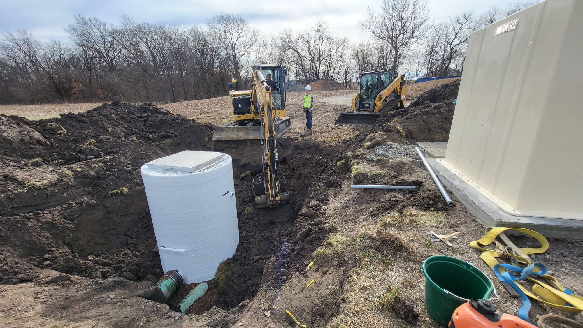 Concordia, MO - Fiberglass metering manhole, Fiberglass Enclosure, Teledyne ISCO Signature Ultrasonic Flowmeter, 5800 Sampler