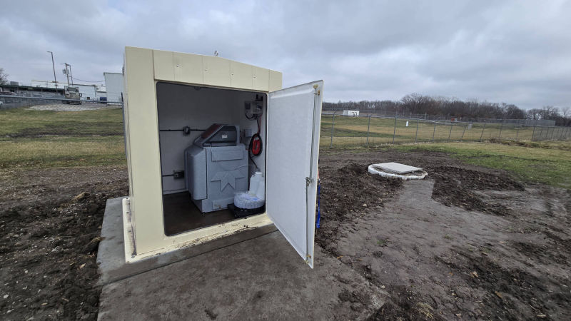 Concordia, MO - Fiberglass metering manhole, Fiberglass Enclosure, Teledyne ISCO Signature Ultrasonic Flowmeter, 5800 Sampler